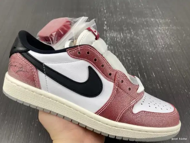 ROOM FN0432-017 'RED TROPHY X JORDAN OG AIR 1 LOW BLACK' 0326
